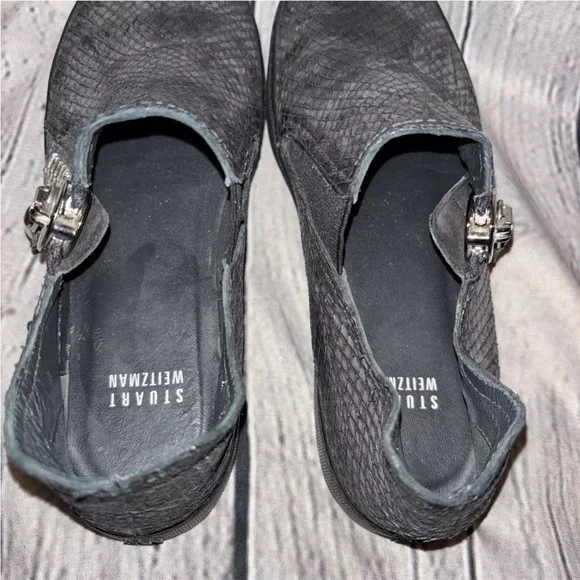 Stuart Weitzman Womens Charcoal Snake Skin Leather Rumpus Sneaker Size 6 Flats - Picture 5 of 8